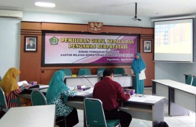 Rufiyati Ambar Ningrum Juara 3 Guru RA Berprestasi DI Yogyakarta
